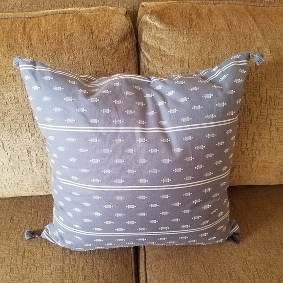 Pillow - Picture 2 of 3